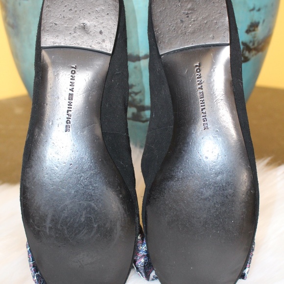 Tommy Hilfiger, Suede flats w/ satin bow - Picture 9 of 10